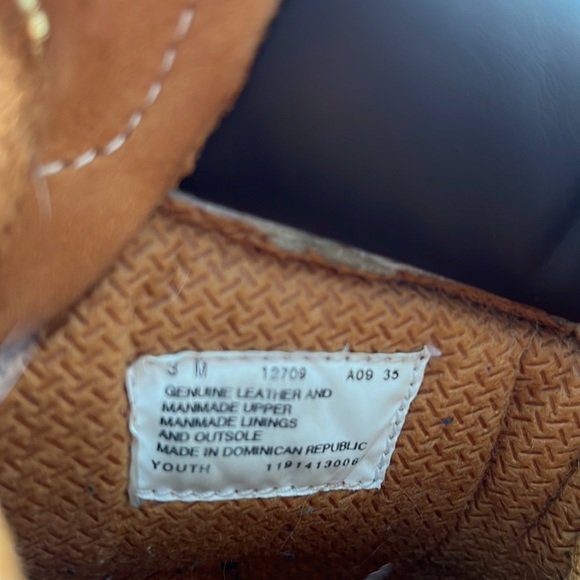 YOUTH TIMBERLAND® PREMIUM 6-INCH
WATERPROOF BOOTS - Picture 4 of 5